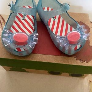 COPY - mini melissa size 5. Melissa - Unisex-Child Mini Ultagi